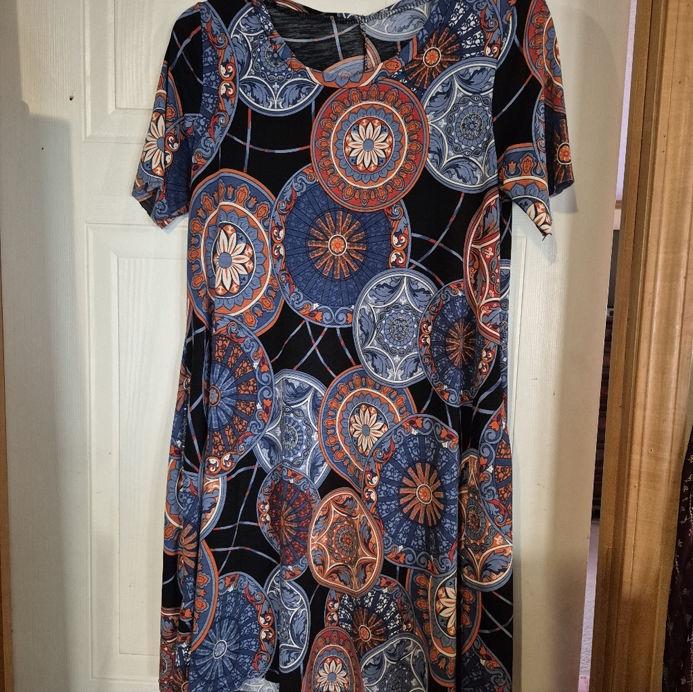Elegant Black and Blue Patterned Dress